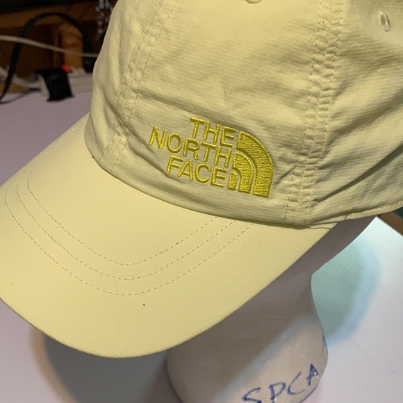 The North Face Hat - Picture 3 of 9